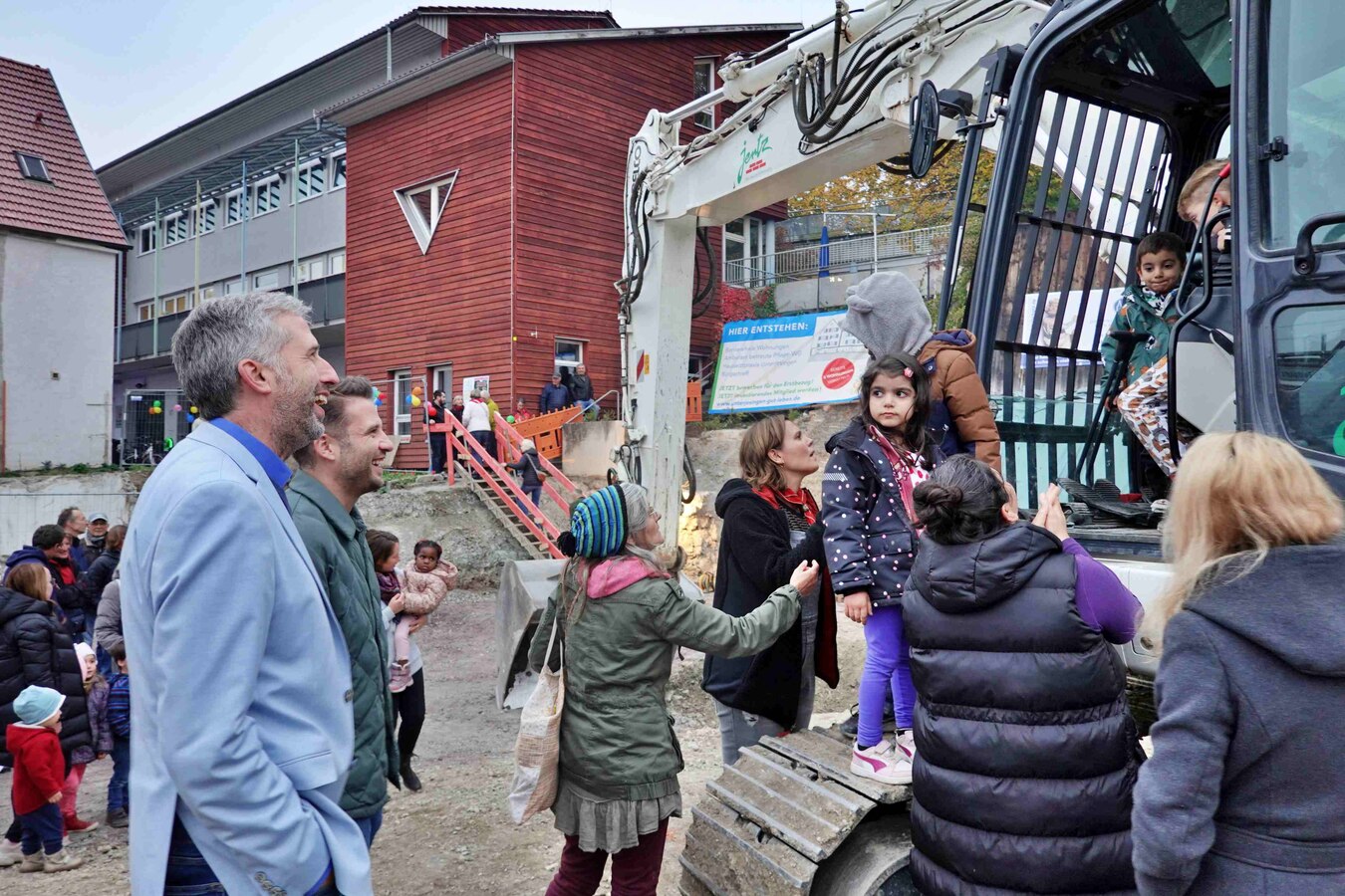 20251010_UGL_Spatenstich-%2871%29_bearb_500kb