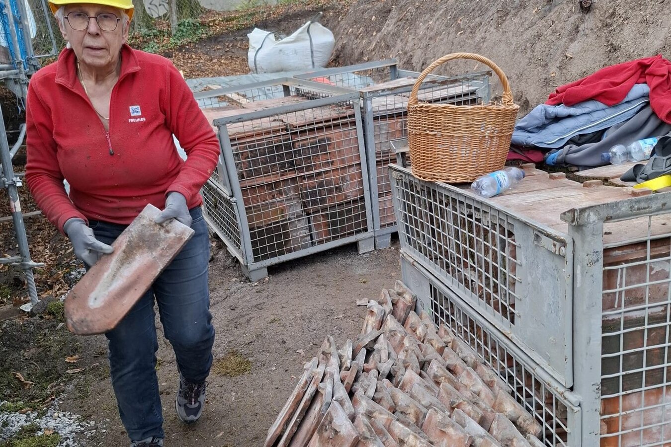 20251029_UGL_Scheune-Dachabdecken_10639fad_bearb-500kb 20251029_UGL_Scheune-Dachabdecken_10639fad_bearb-500kb